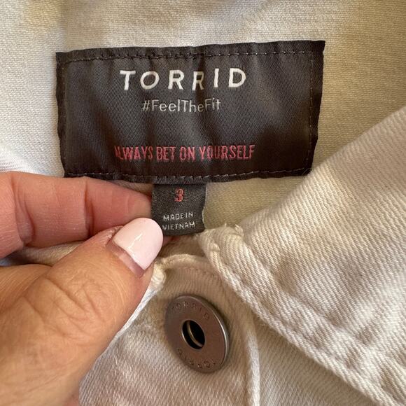 Torrid White Crop Denim Vest NEW Size 3 3X NWT Closet Staple Capsule Wardrobe - Picture 10 of 16